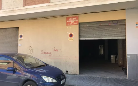 Se vende local en Redován